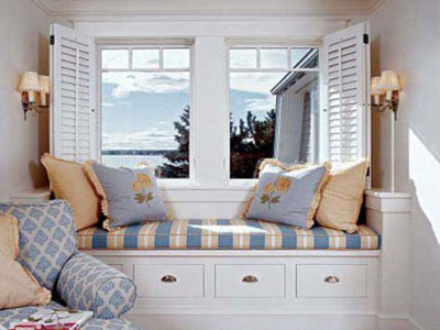 一个人坐在窗子前图片猜成语_坐在窗子上的照片(2)