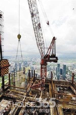 深圳最高楼平安金融中心四天盖一层 年底将成