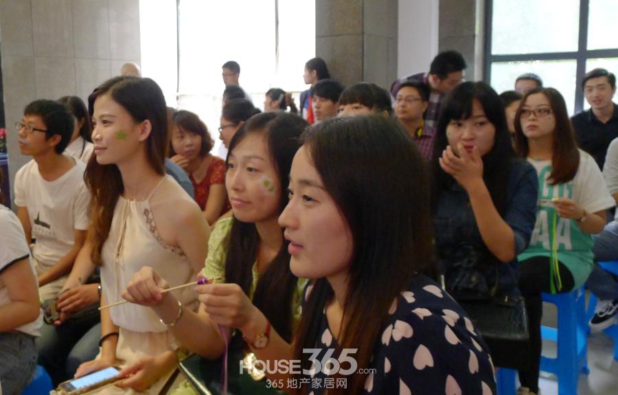 美女网名大狂欢直击平湖秋月夏末女生趴|图-芜英文a美女唯美帅哥单身图片