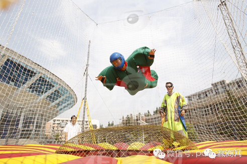 地球漫步、娱乐风洞、室内滑雪场 购物中心加