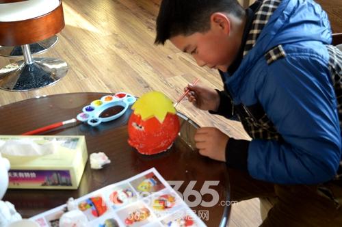 【中旭都市名苑:储存梦想 彩绘存钱罐如期进行