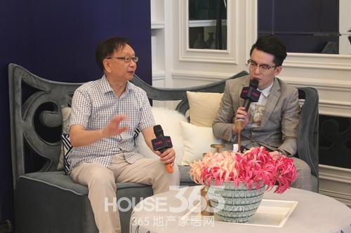 朱栋霖先生为大家讲解《牡丹亭》