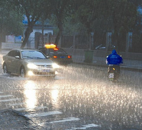 27日前合肥多暴雨天气