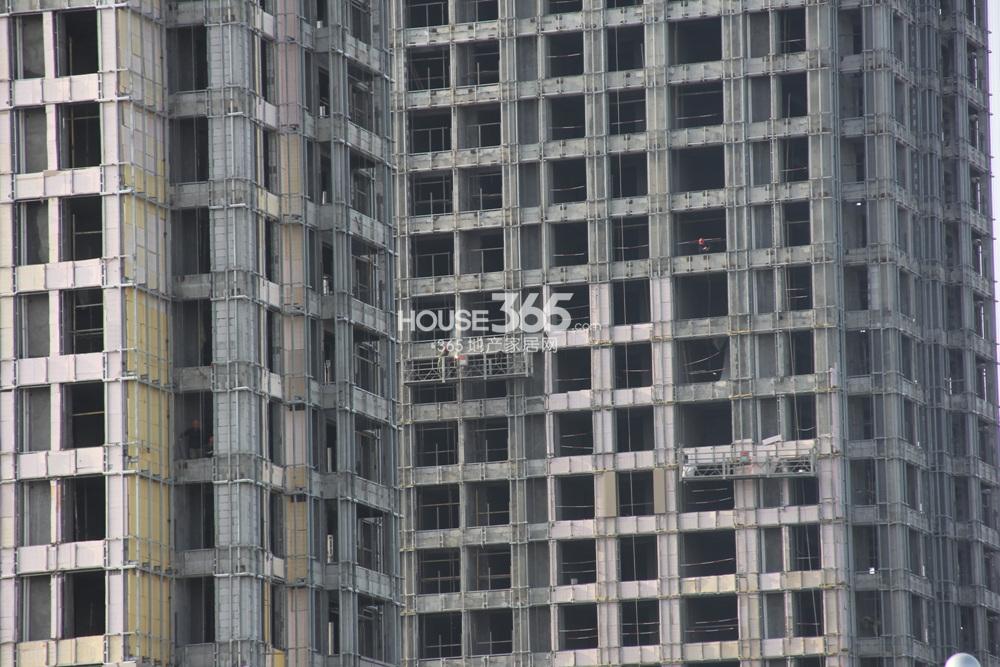 顺发恒园外立面施工实景图 2015年4月摄 