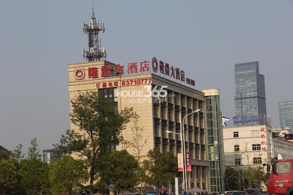 顺发恒园周边配套——隆爵大酒店