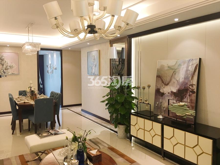 北辰奥园C2户型126方样板房——客厅