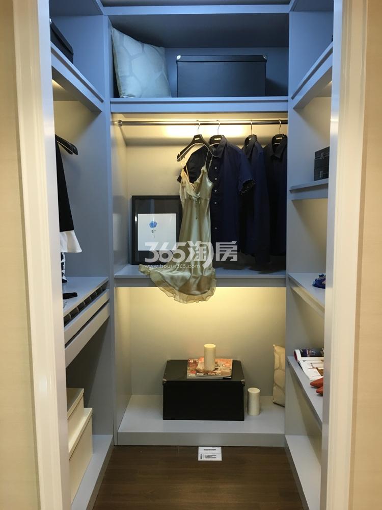 碧桂园西江月131方（C户型）样板房---衣帽间