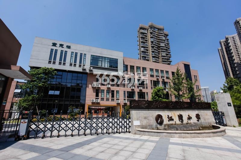金隅空港公馆周边江湾小学实景图