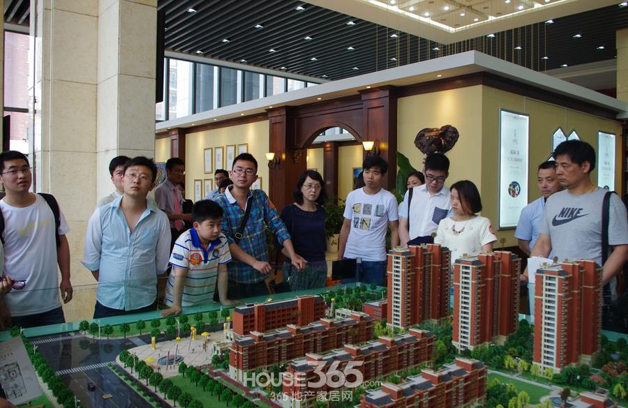 房产交易平台：搭建桥梁，连接梦想家园